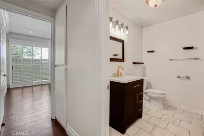 17140 Burbank Boulevard #105, Encino, CA 91316 - Photo 19