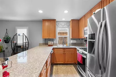 26146 Gravett Place, Saugus, CA 91350 - Photo 9