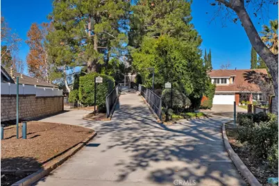 23549 Via Plata, Valencia, CA 91355 - Photo 39