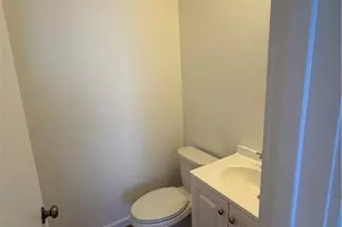 9119 Wakefield Ave, Panorama City, CA 91402 - Photo 11