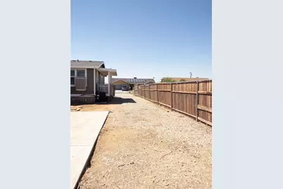 8925 Oleander, California City, CA 93505 - Photo 45