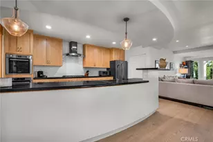 22661 Cavalier, Woodland Hills, CA 91364 - Photo 9