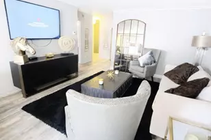 10747 Wilshire Blvd, Los Angeles, CA 90024 - Photo 19