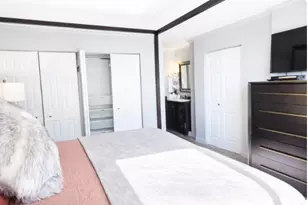 10747 Wilshire Blvd, Los Angeles, CA 90024 - Photo 29