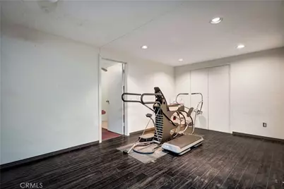 15022 Sylvan Street, Van Nuys, CA 91411 - Photo 27