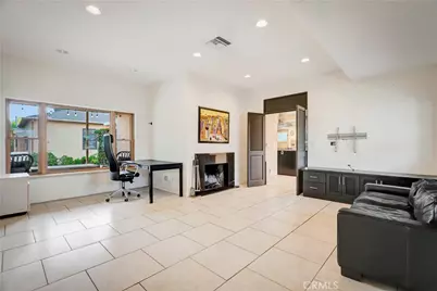 15022 Sylvan Street, Van Nuys, CA 91411 - Photo 11