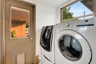 15022 Sylvan St, Van Nuys, CA 91411 - Photo 17