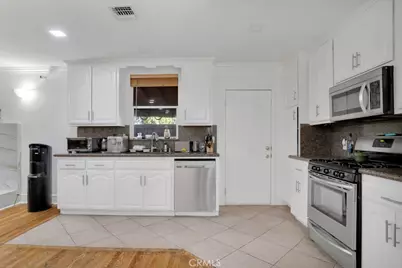 7113 Encino Avenue, Lake Balboa, CA 91406 - Photo 9