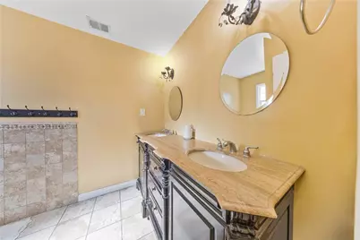 10050 Balboa Boulevard, Northridge, CA 91325 - Photo 25