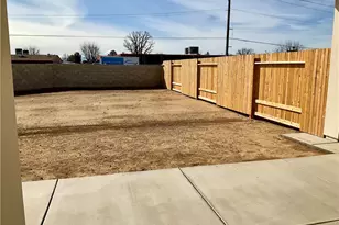 5103 Cohiba Ct, Bakersfield, CA 93307 - Photo 21