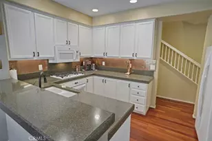 27955 Trillium Ln, Valencia, CA 91354 - Photo 5