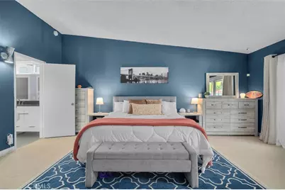 23701 Clarendon Street, Woodland Hills, CA 91367 - Photo 19