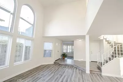 19870 Collins, Canyon Country, CA 91351 - Photo 3