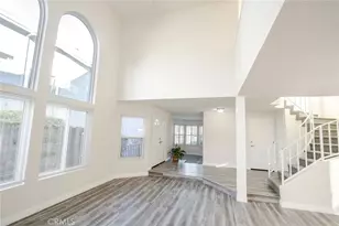 19870 Collins, Canyon Country, CA 91351 - Photo 3