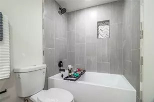 26120 Adamor Rd, Calabasas, CA 91302 - Photo 17