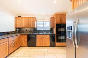 15652 Mayflower Ln, Huntington Beach, CA 92647 - Photo 11