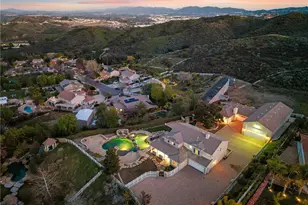 30012 Valley Glen St, Castaic, CA 91384 - Photo 3