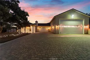 30012 Valley Glen St, Castaic, CA 91384 - Photo 13