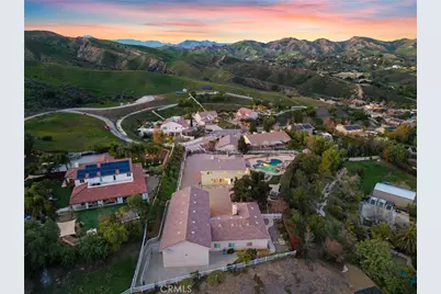 30012 Valley Glen Street, Castaic, CA 91384 - Photo 5