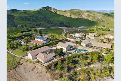 30012 Valley Glen Street, Castaic, CA 91384 - Photo 19