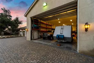 30012 Valley Glen St, Castaic, CA 91384 - Photo 15