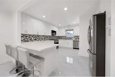 7712 El Caprice Avenue, North Hollywood, CA 91605 - Photo 9