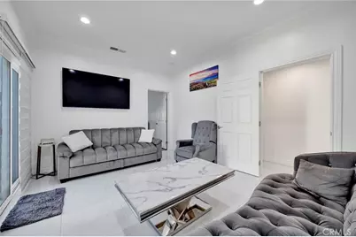 7712 El Caprice Avenue, North Hollywood, CA 91605 - Photo 13