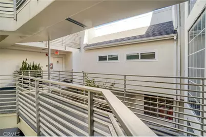 1129 Larrabee Street #10, West Hollywood, CA 90069 - Photo 11