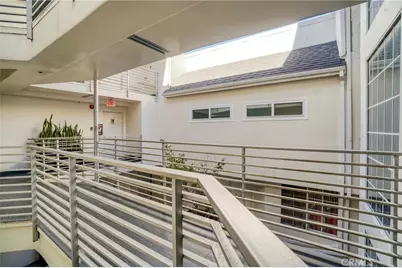 1129 Larrabee Street #10, West Hollywood, CA 90069 - Photo 25