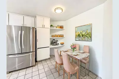 1129 Larrabee Street #10, West Hollywood, CA 90069 - Photo 3