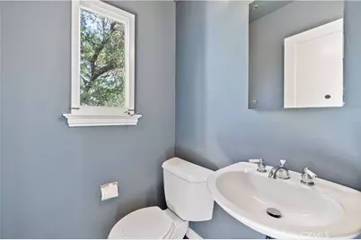 1347 Andenes, Glendale, CA 91208 - Photo 19
