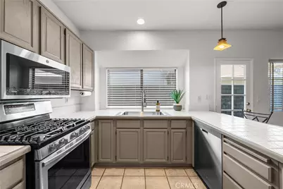 22732 Pear Court, Saugus, CA 91390 - Photo 13