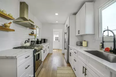 8102 Willis Ave, Panorama City, CA 91402 - Photo 15