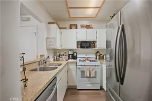 24125 Del Monte, Valencia, CA 91355 - Photo 5