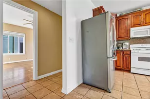 2641 S Catalina St, Los Angeles, CA 90007 - Photo 9