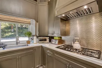 1300 Daily Cir., Glendale, CA 91208 - Photo 11