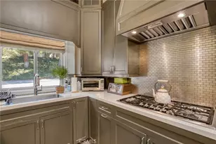 1300 Daily Cir, Glendale, CA 91208 - Photo 11