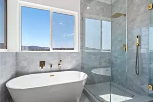 12515 Haleh Ln, Sylmar, CA 91342 - Photo 7