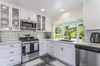 26457 Oak Highland Drive, Newhall, CA 91321 - Photo 9