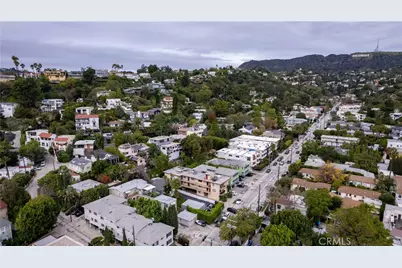 2421 N Beachwood, Los Angeles, CA 90068 - Photo 15