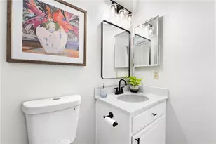 28205 Stonington Ln, Saugus, CA 91350 - Photo 33