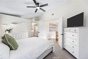 28205 Stonington Ln, Saugus, CA 91350 - Photo 21