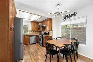 28205 Stonington Ln, Saugus, CA 91350 - Photo 11