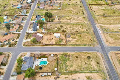 16173 Newmont, Lancaster, CA 93535 - Photo 5