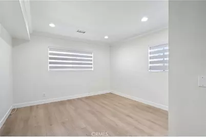 7439 Woodman Avenue #31, Van Nuys, CA 91405 - Photo 13