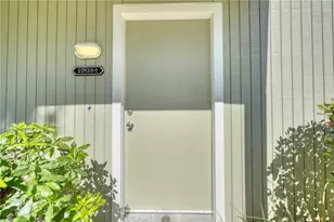 22133 Burbank, Woodland Hills, CA 91367 - Photo 27