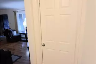 10427 Kewen, Pacoima, CA 91331 - Photo 13