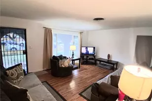 10427 Kewen, Pacoima, CA 91331 - Photo 9