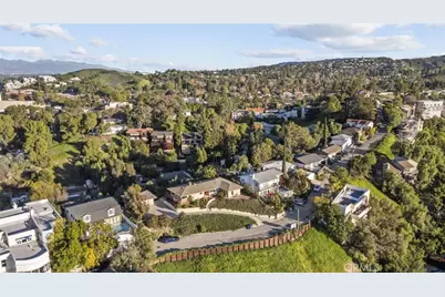 5120 Escobedo Drive, Woodland Hills, CA 91364 - Photo 37