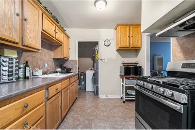 10004 San Fernando Rd, Pacoima, CA 91331 - Photo 5